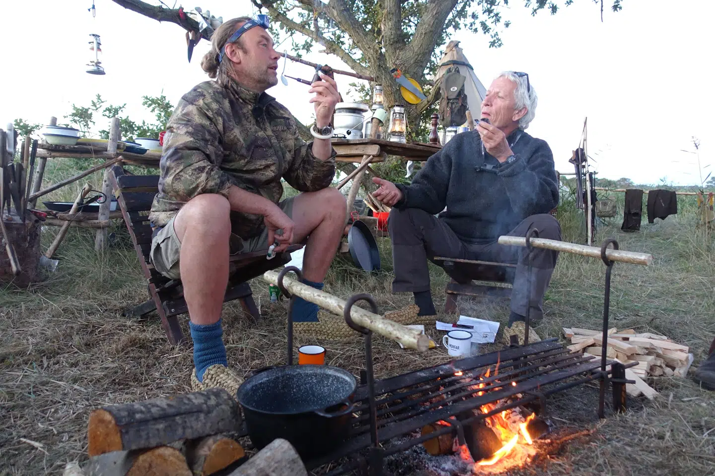 Naturjægeren Jørgen Skouboe stopper i det populære DR-program 'Nak & Æd' efter 15 år, og derfor søger man nu efter en ny makker til kokken Nikolaj Kirk. Foto: DR