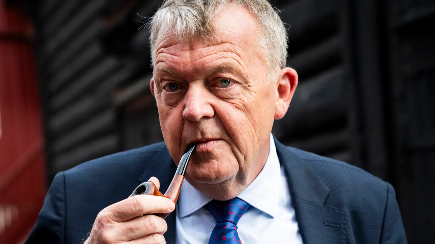 Udenrigsminister Lars Løkke Rasmussen (M) ankommer til kontaktudvalgsmøde mellem Danmark, Grønland og Færøerne på Færøerne, tirsdag den 17. juni.