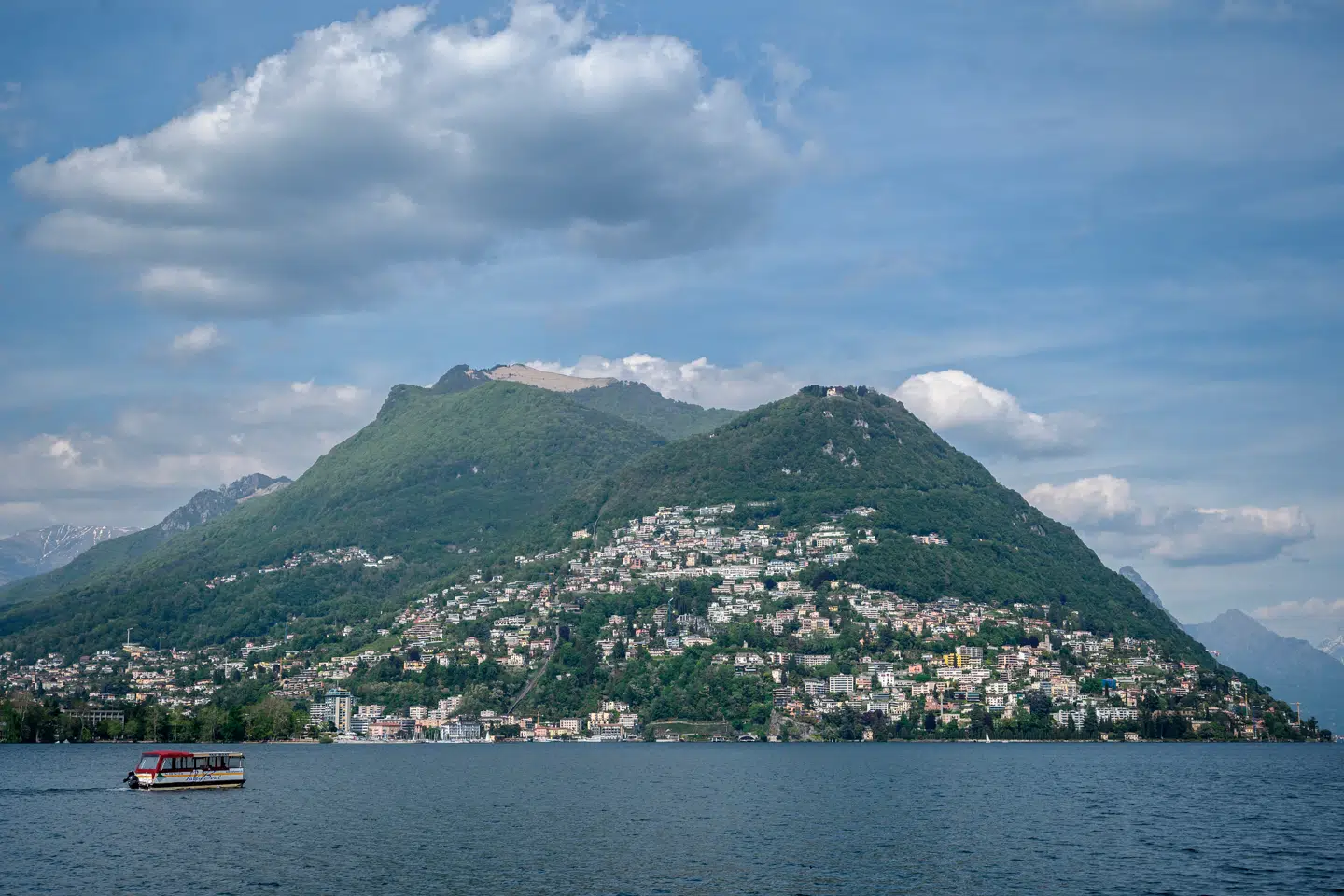 Der findes intet offentligt tilgængeligt billede af milliardæren Ib Nymark Hegelund, men han har siden 2011 boet i et slot ved Luganosøen i Schweitz.