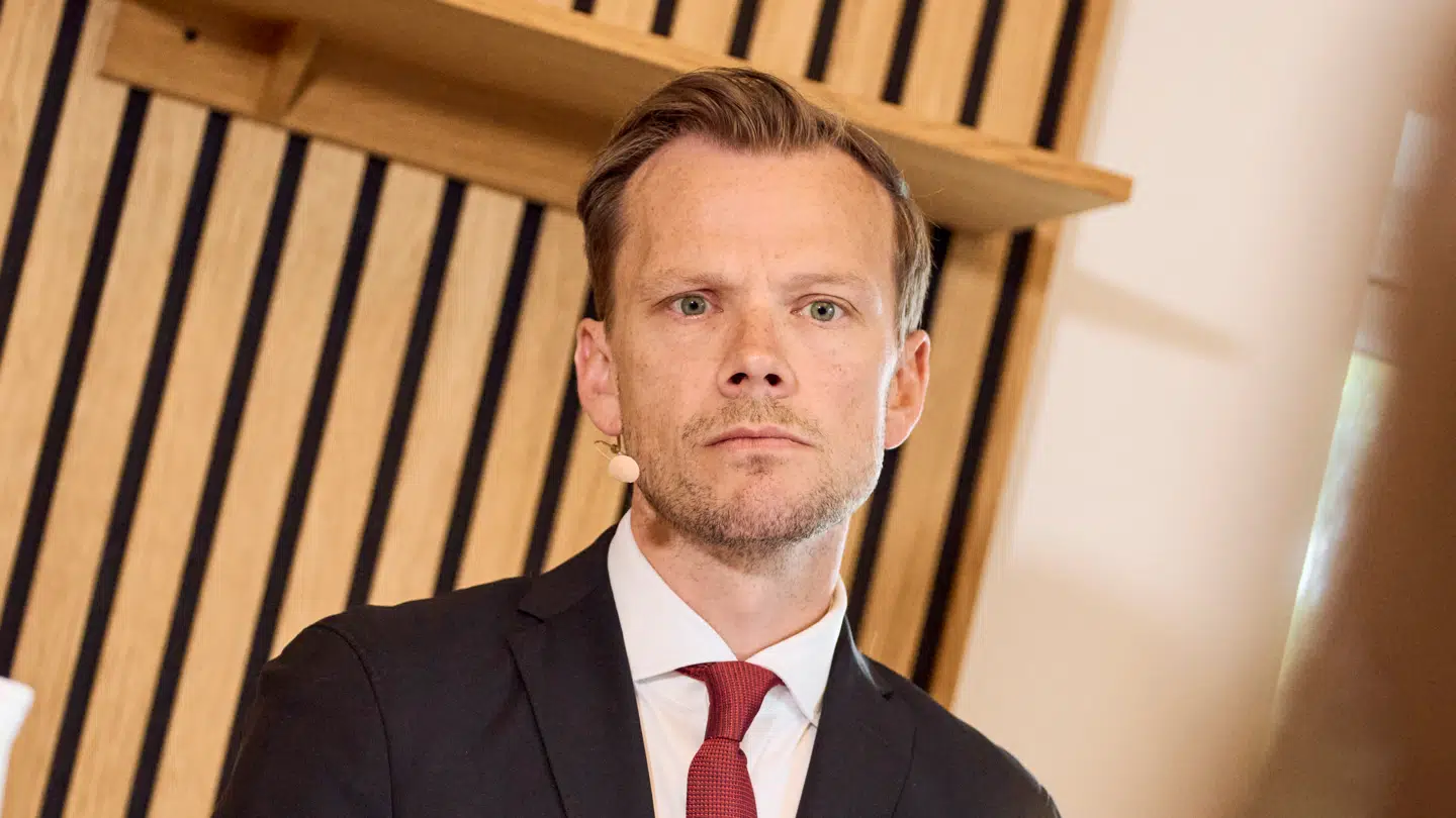 Justitsminister Peter Hummelgaard tøver med at fremskynde fodlænkeordning.