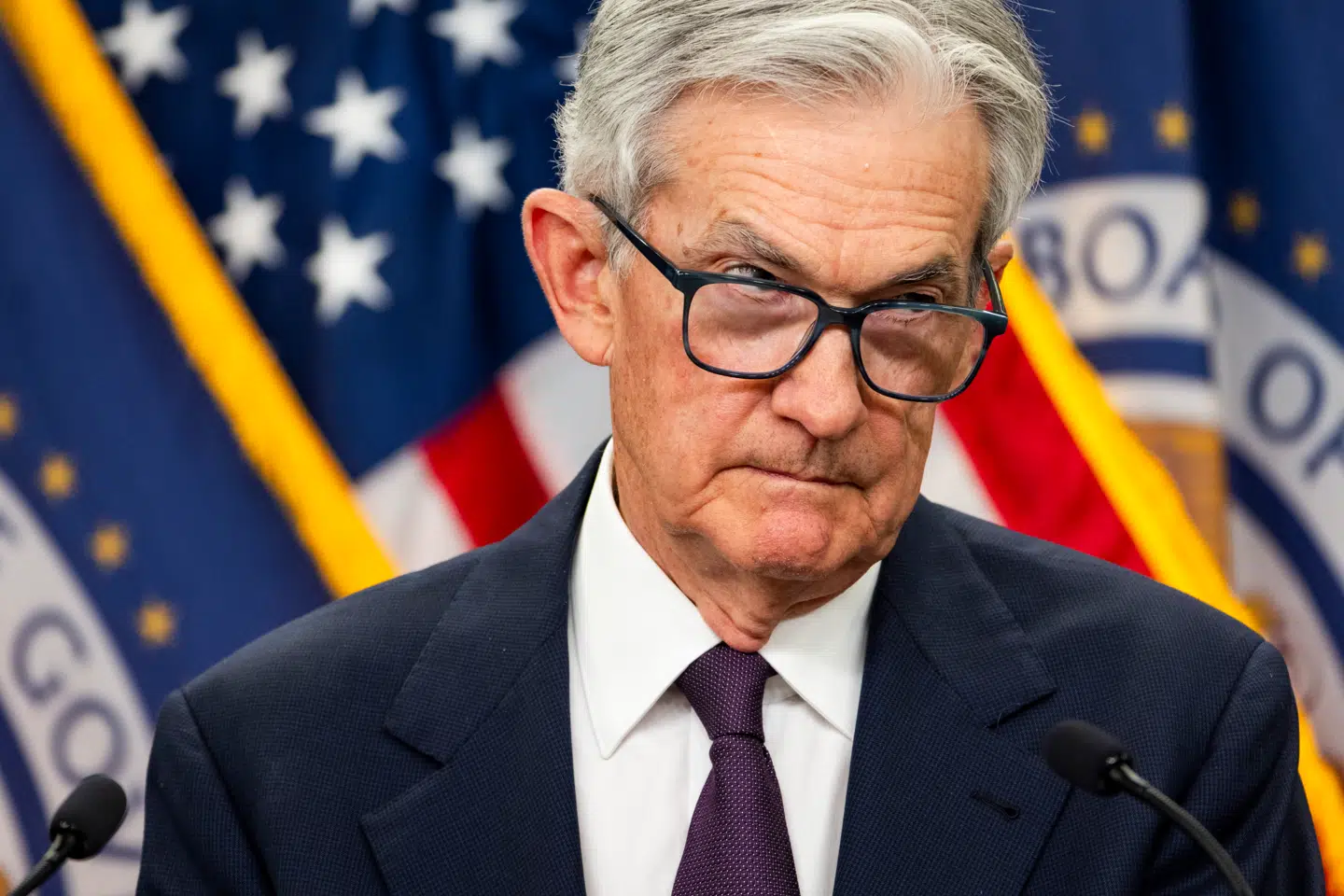Formanden for den amerikanske centralbank, Jerome Powell, må endnu en gang væbne sig med tålmodighed. Nedlukningen af statsapparatet i USA fortsætter nemlig – og det betyder en udskydelse af det vigtige inflationstal.