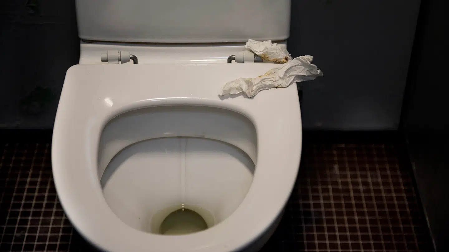 Hver anden dansker oplever klamme toiletter på arbejdspladsen.