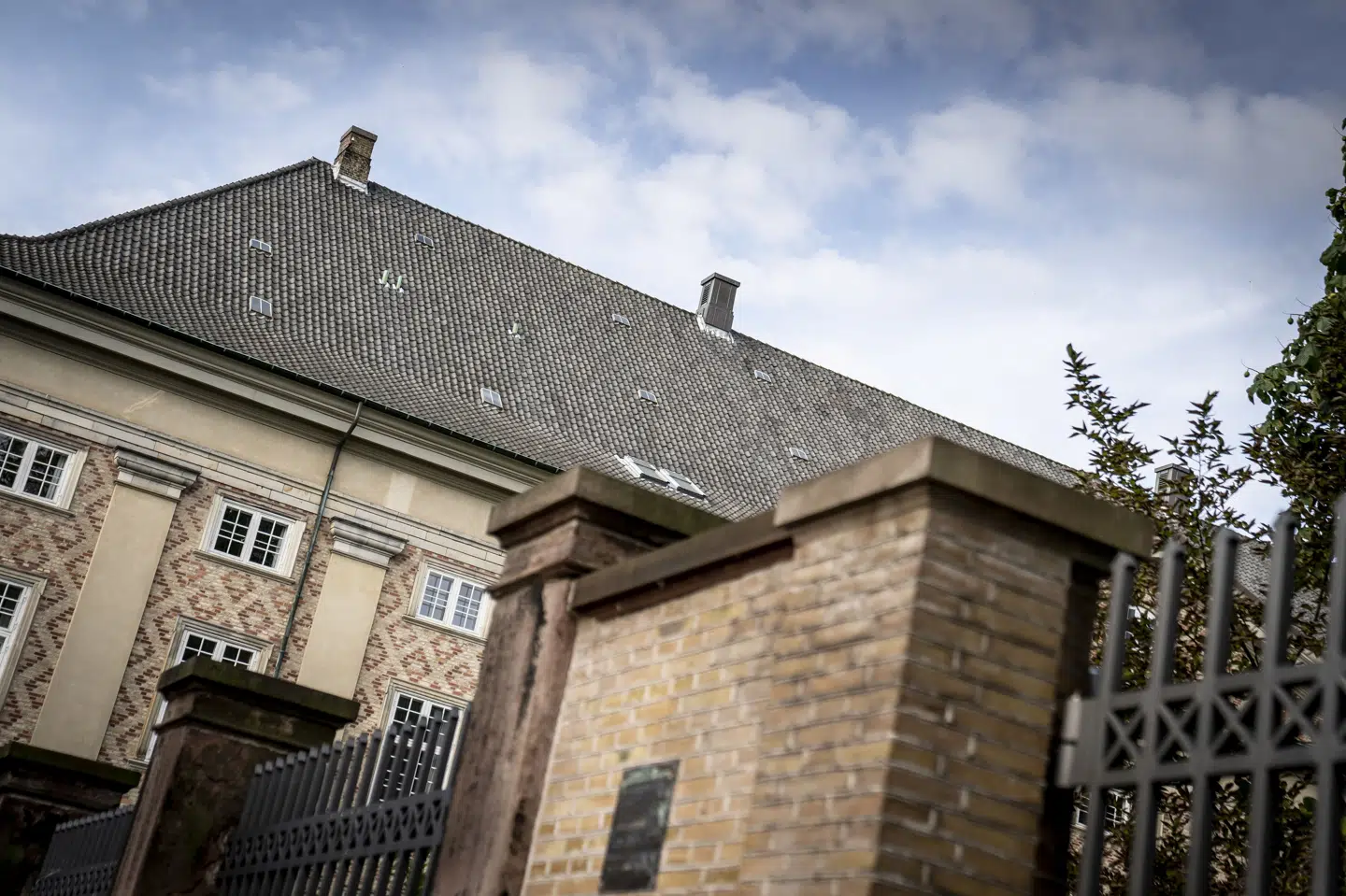 En stor bandesag mod en række mænd med tilknytning til banden NNV er blevet behandlet over flere end 30 dage i landsrettens tidligere lokaler i Bredgade i København. (Arkivfoto).