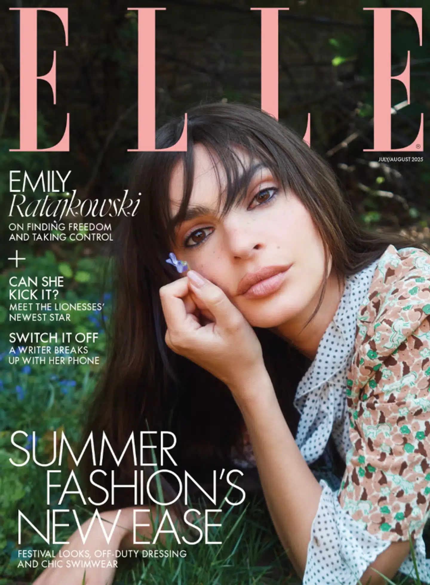 Emily Ratajkowski fortæller, at hun helt har skåret mænd ud af sit liv i et nyt stort interview med det britiske modemagasin Elle. Foto: Elle / PR