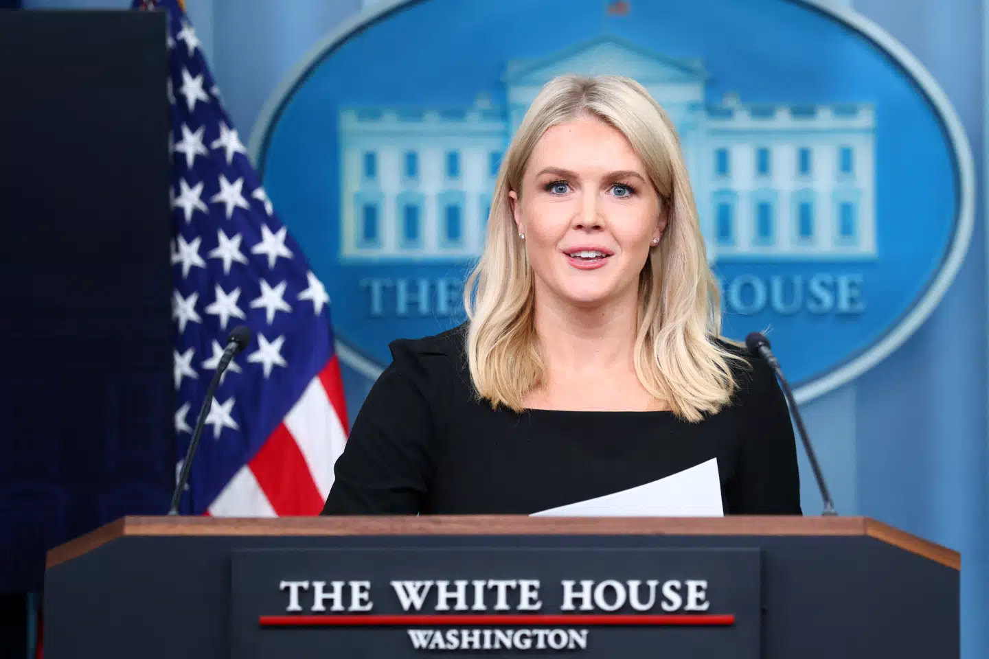 Det var Det Hvide Hus' talsperson, Karoline Leavitt, der på et pressemøde torsdag aften kunne bringe et budskab fra Trump efter flere dages spekulationer om, hvorvidt USA vil angribe Iran eller ej.