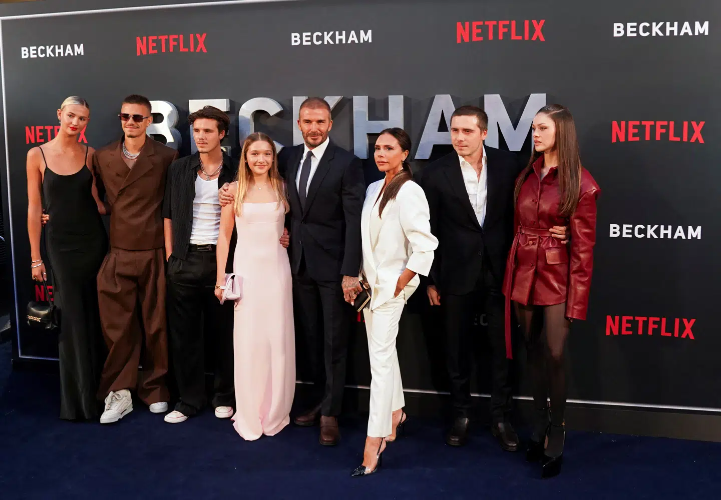 Beckham-familien samlet til premiere på David Beckhams Netflix-serie i 2023.