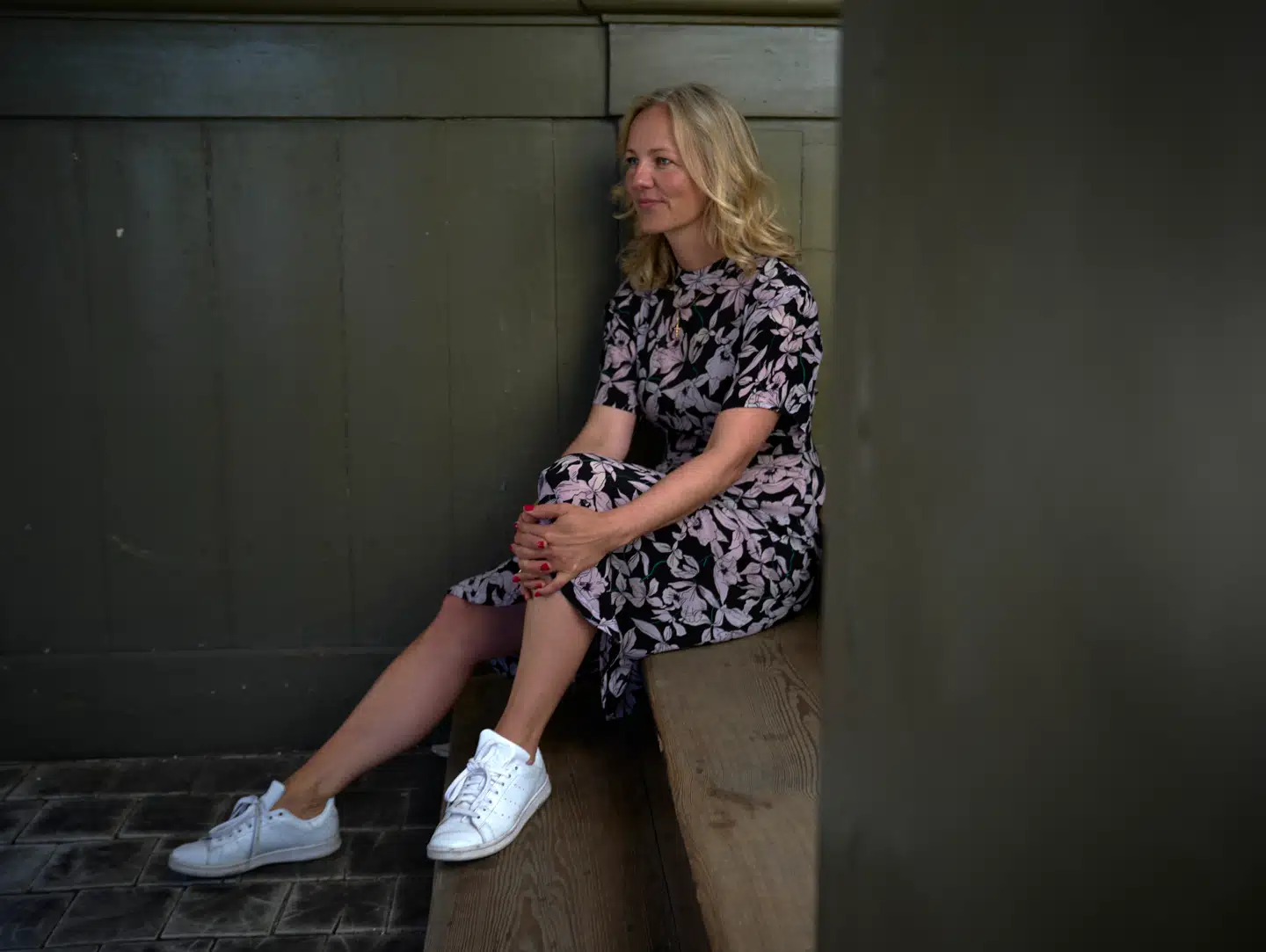 »Det er simpelthen sværere for unge mennesker at forlade hjemmet og kaste sig ud i et strabadserende datingliv end at tænde for endnu et afsnit af yndlingsserien på Netflix eller doomscrolle TikTok-videoer,« skriver Ida Auken.