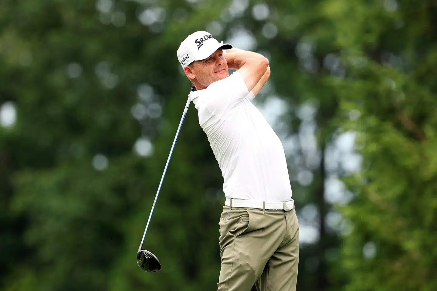 Søren Kjeldsen fik torsdag en lovende start med en delt førsteplads i Akron i Ohio, men fredag faldt nordjyden tilbage i den samlede stilling.