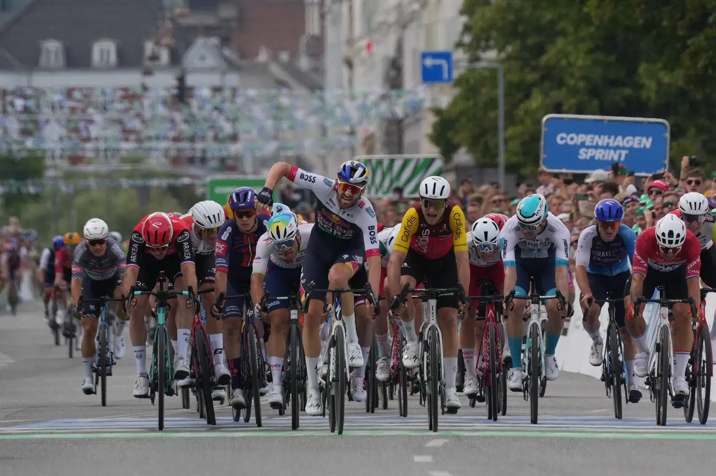 Jordi Meeus, der i 2023 vandt på Champs-Élysées, var hurtigst i et decimeret felt foran Statens Museum for Kunst.