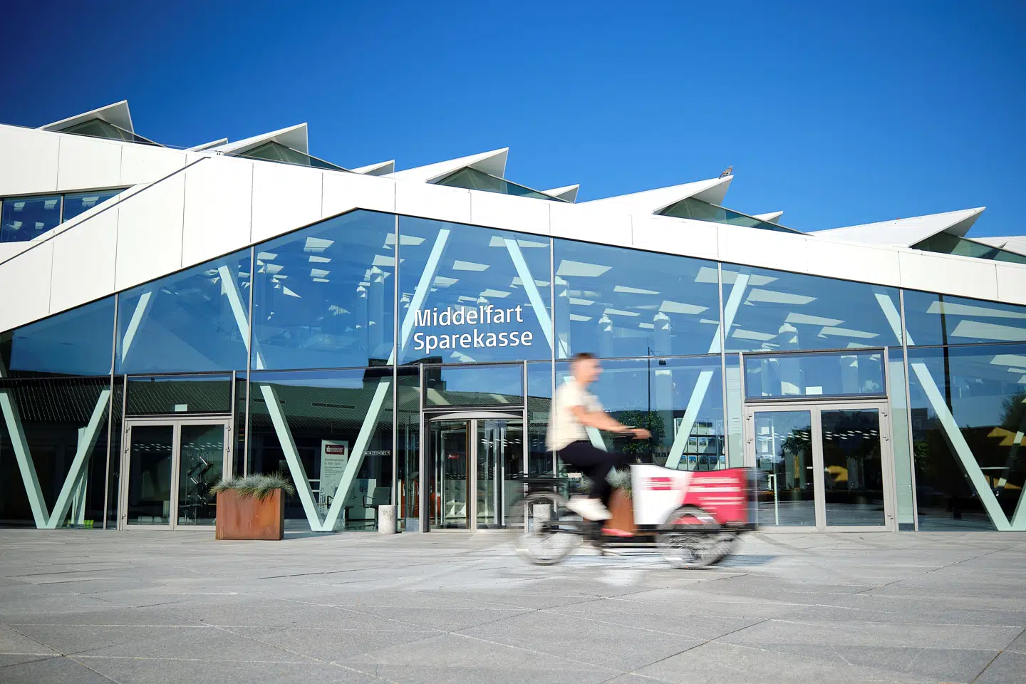 Middelfart Sparekasse har hovedsæde i byen af samme navn. Sparekassen har en egenkapital på 3 mia. kr., hvilket er noget mere end Fynske Bank, der har en egenkapital på 1,4 mia. kr.