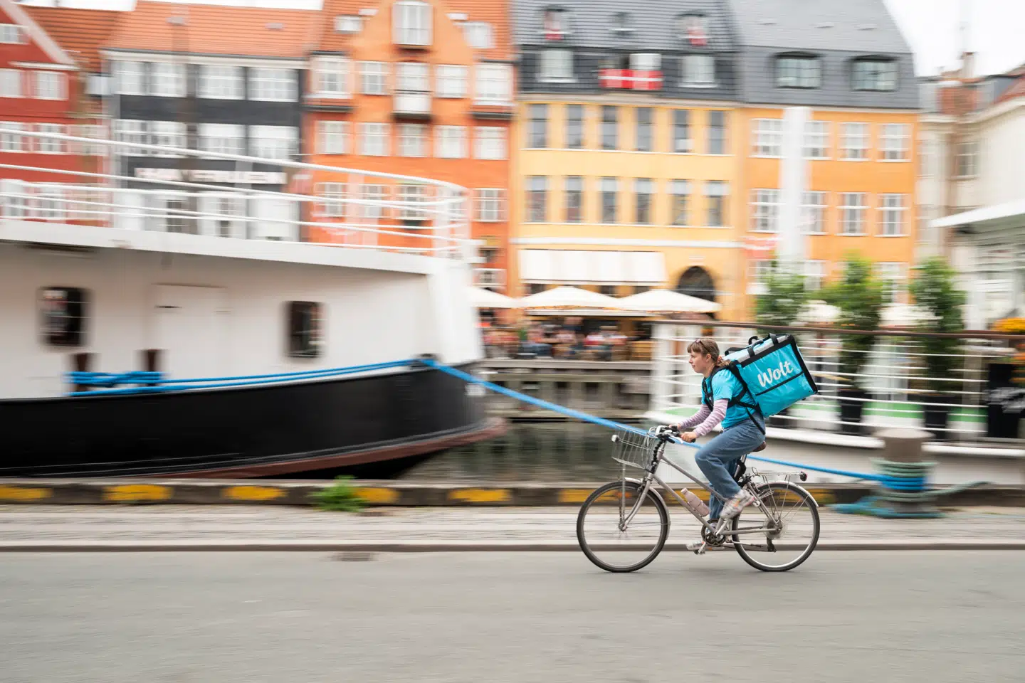 De lyseblå Wolt-tasker er fast inventar i det københavnske bybillede. Men det er ikke alle, som priser sig lykkelige over deres tilstedeværelse.