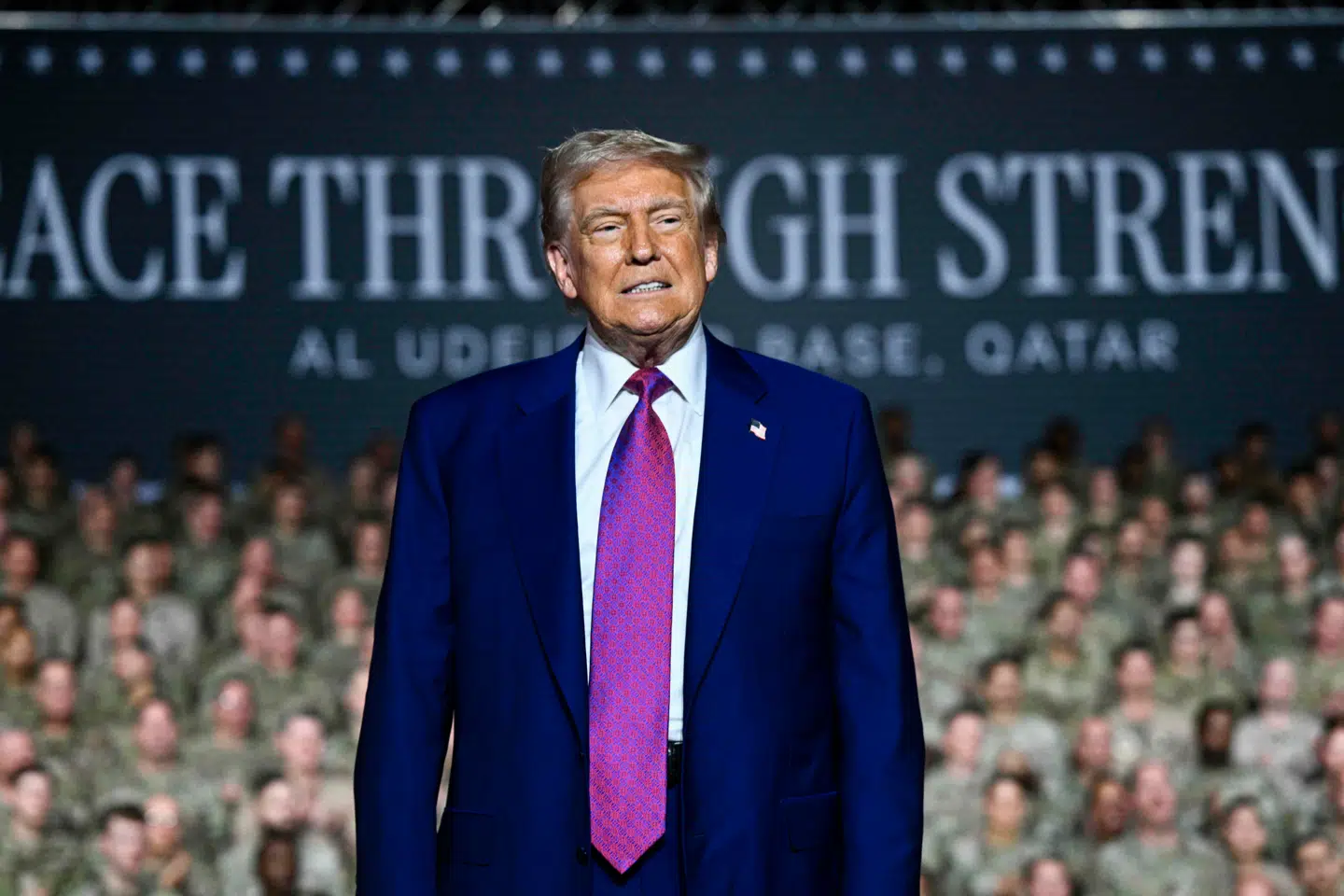 Donald Trump besøgte de amerikanske soldater på netop Al-Udeid-basen i maj 2025. I dag forsøgte Iran – måske halvhjertet – at ramme den.