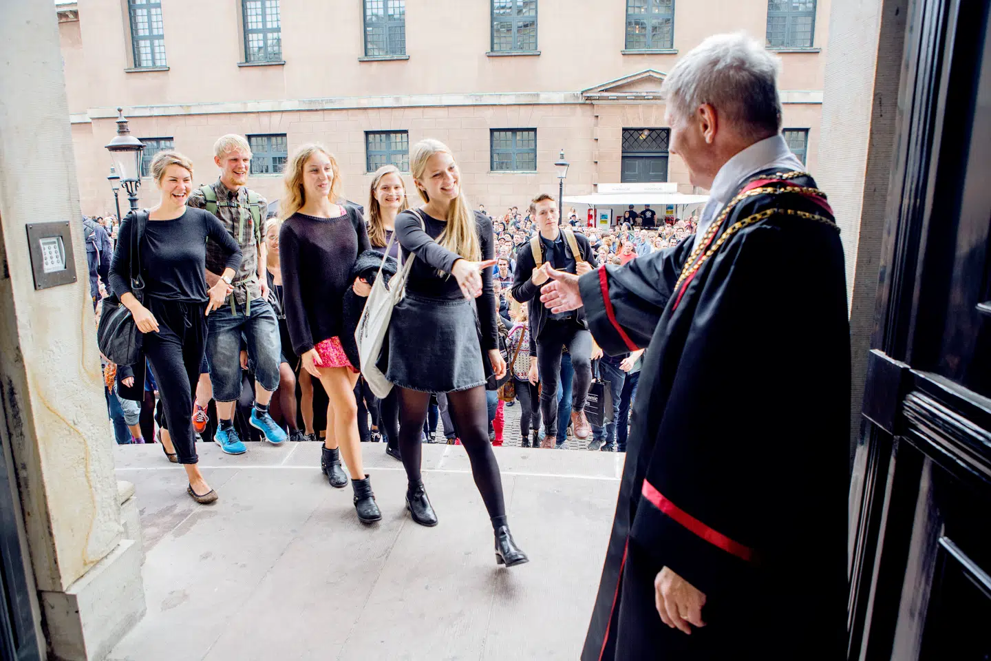 Det står værst til med jobmulighederne for kandidatuddannede i historie og engelsk. Det lysner til gengæld i den anden ende af listen.