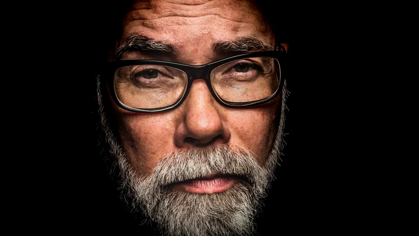 Her ses standup-komiker Brian Mørk.