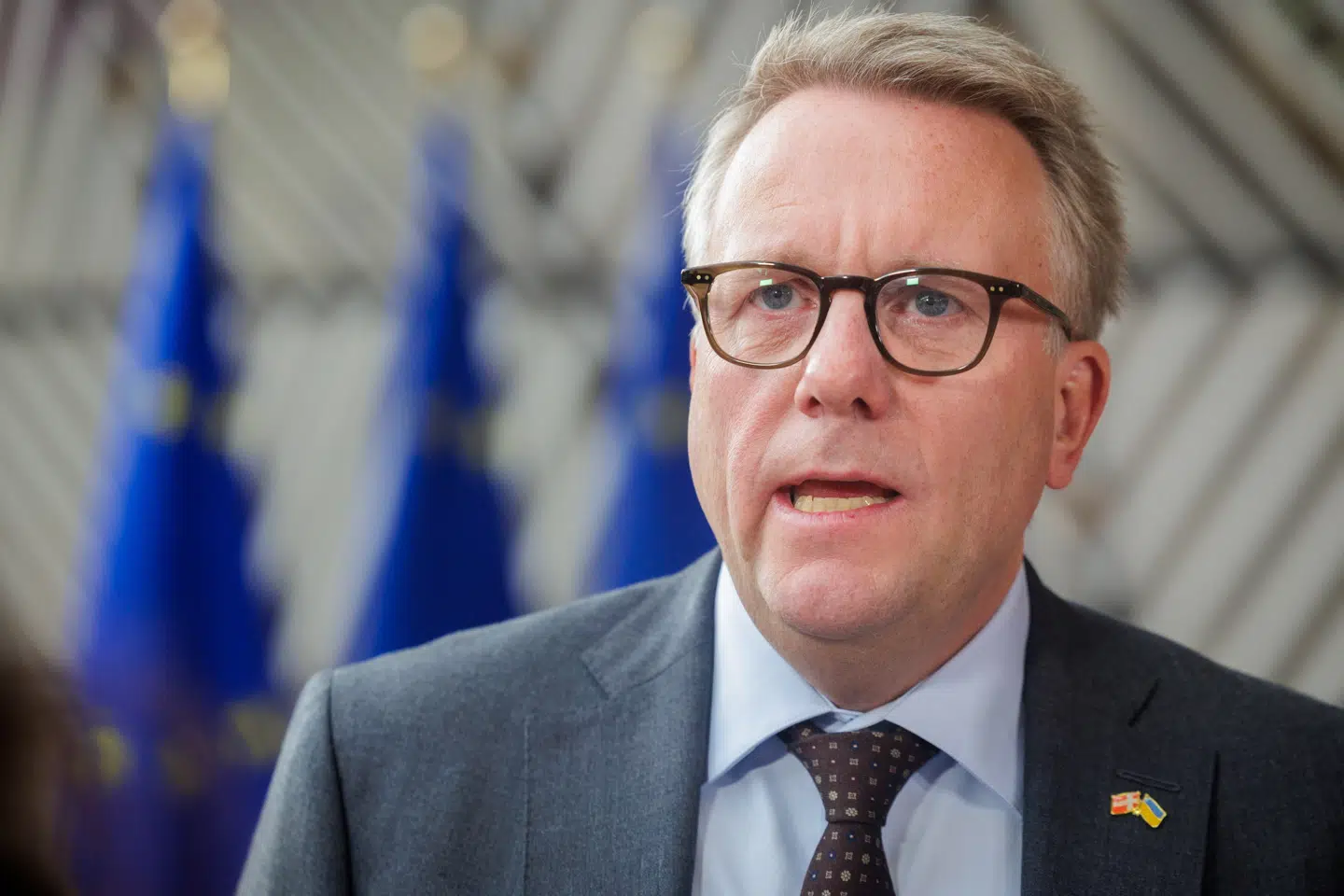 Erhvervsminister Morten Bødskov (S) kritiseres for at hemmeligholde oplysninger om den australske kapitalfond Macquaries forestående overtagelse af TDC. Nu kan han se frem til at skulle i samråd – igen.