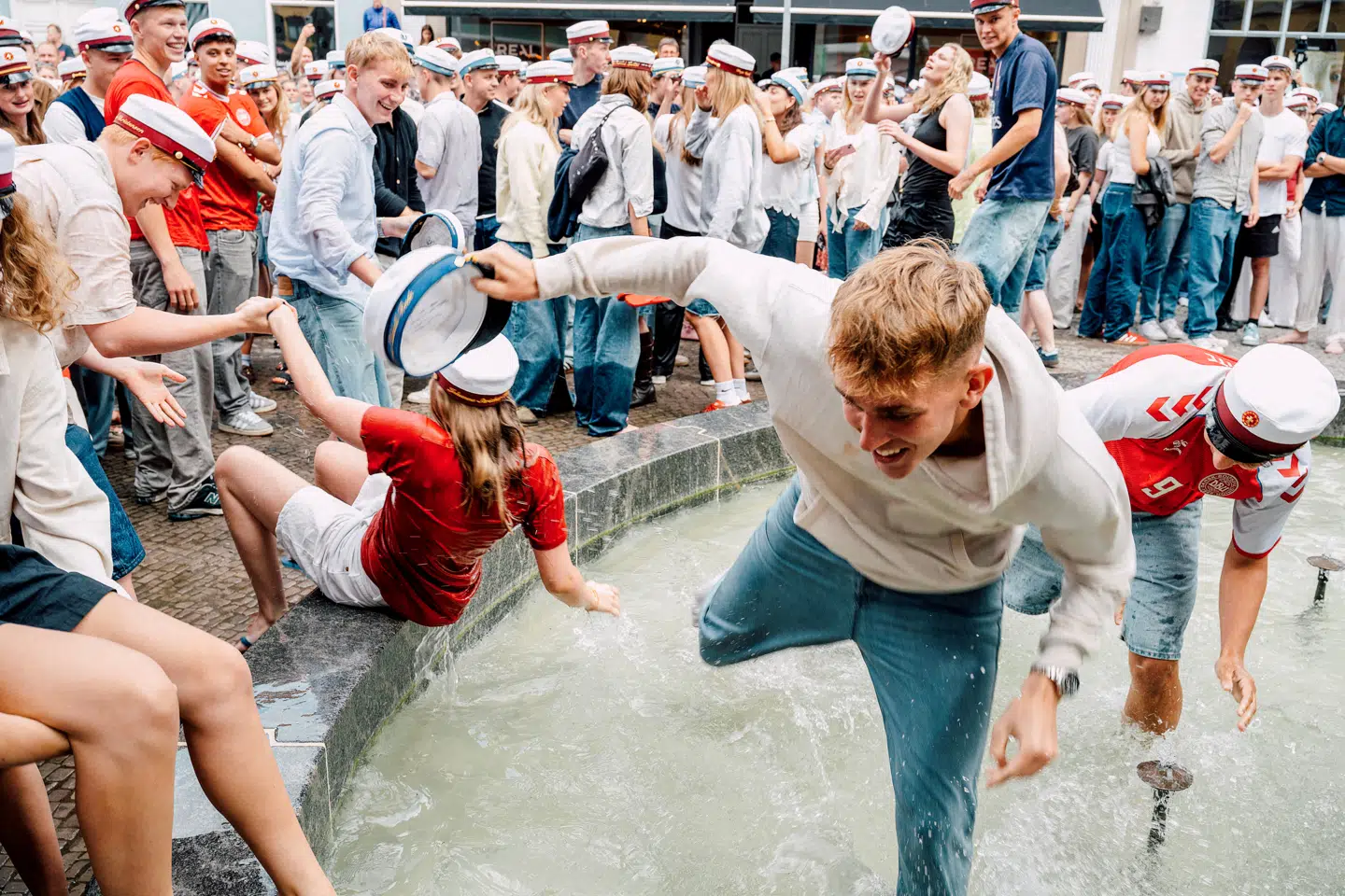 Kære studenter. Det er jeres forbandede frihed at skulle drømme for os allesammen, skriver Martin Krasnik i denne leder.Foto: Søren Gylling