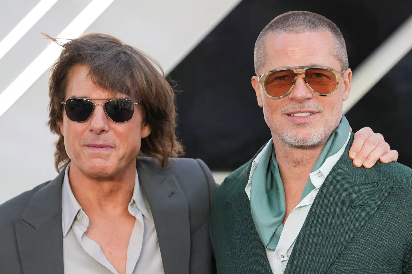 Brad Pitt ses her sammen med skuespilleren Tom Cruise under den europæiske premiere på filmen 'F1' i London den 23. juni.