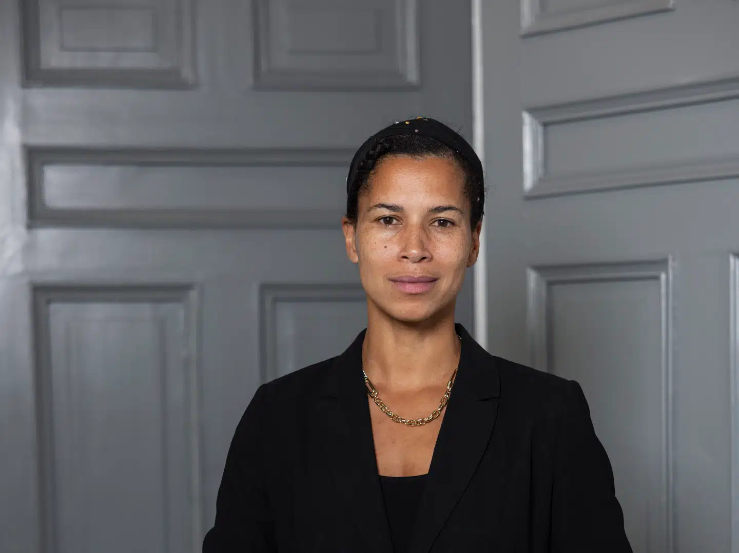 At debattere en dom, man ikke har læst, svarer til at fælde dom over noget, man ikke forstår. Det svækker tilliden til retssystemet og skader den offentlige samtale, skriver Nina Palesa Bonde i denne kommentar.