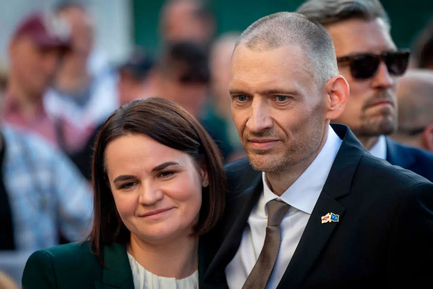 Fysisk ligner oppositionsleder Sjarhej Tsikhanouski ikke sig selv, men budskabet er intakt. Her med konen Svjatlana. Foto: Wojtek Radwanski, Scanpix