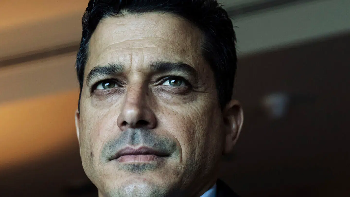 »De er i en strategisk alliance med islamister, som udgør deres vælgerbase, og de samles omkring antizionisme og antisemitisme,« siger Amichai Chikli til B.T.