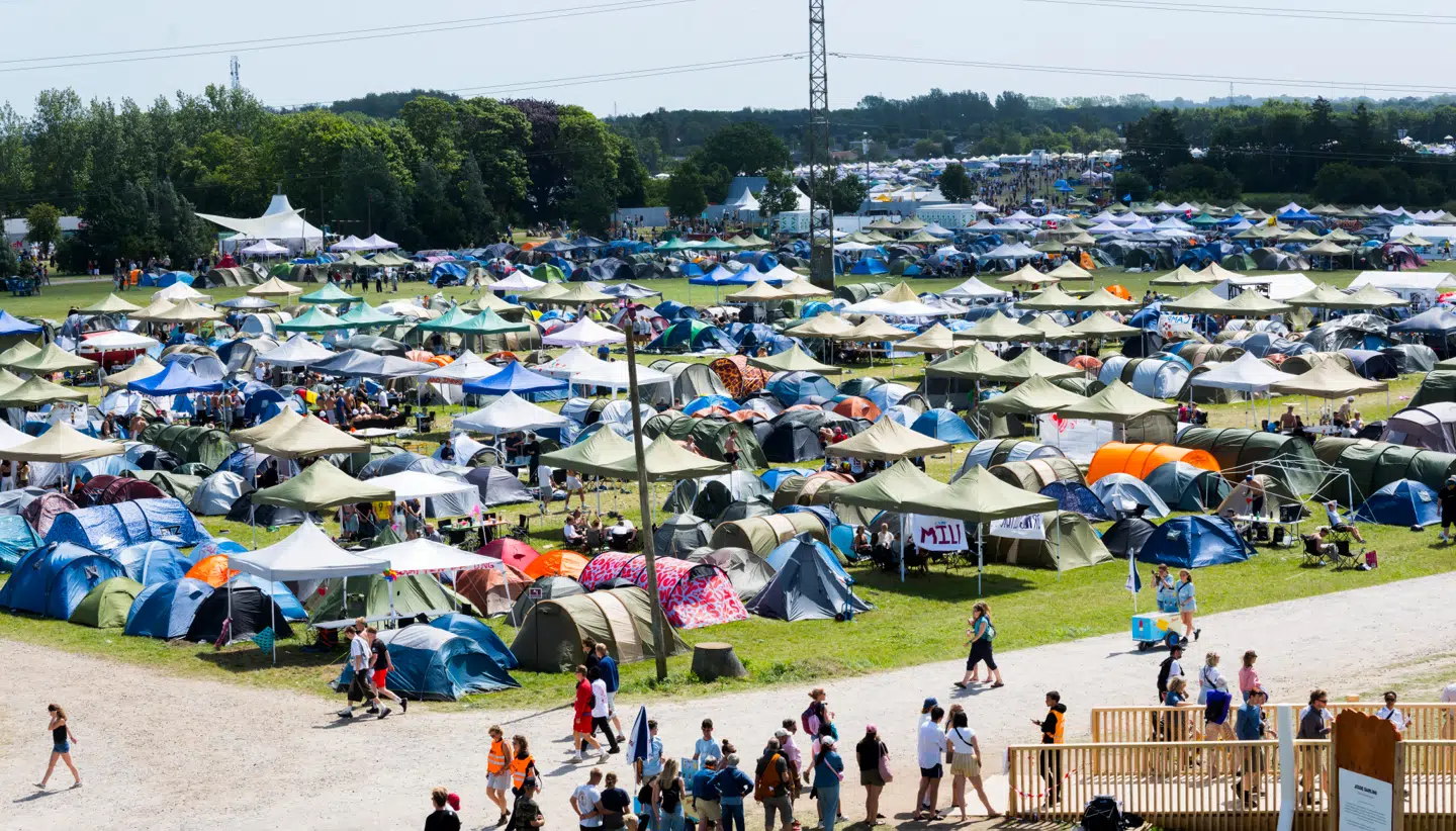 Karina Øvlisen ville gerne skaffe en Roskilde-billet til sin søn - men det endte grueligt galt.