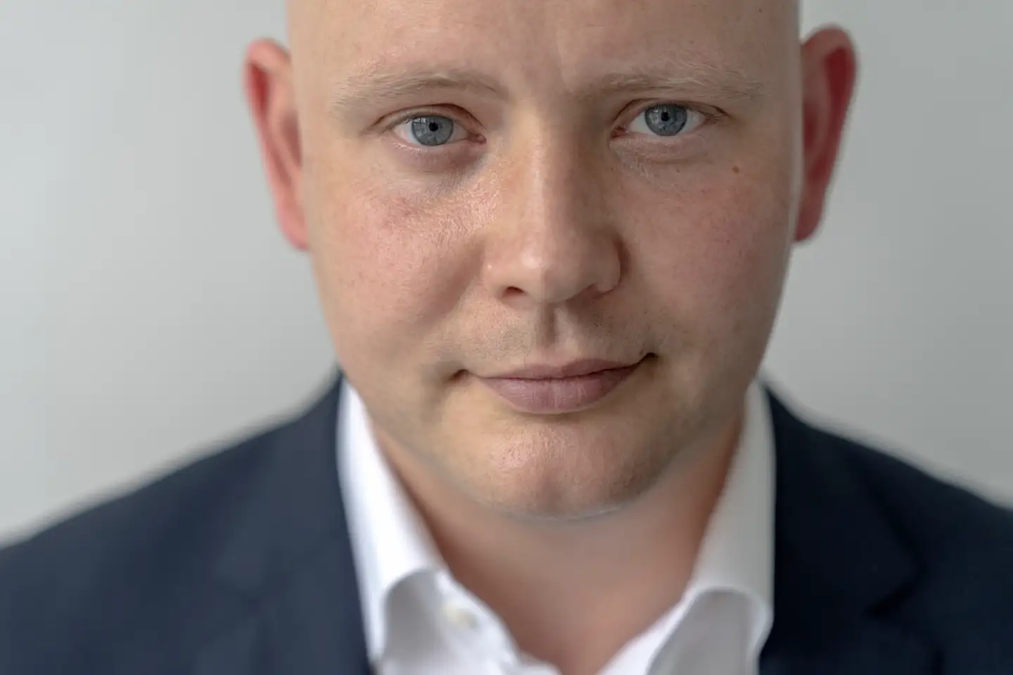 Kulturminister Jakob Engel-Schmidt (M) har et forslag, der skal hjælpe boglæsningen på vej.