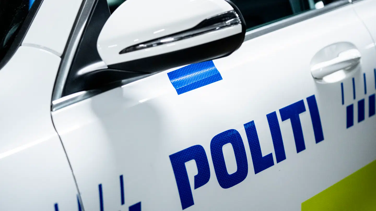 Politiet har anholdt og sigtet en 56-årige mand i sagen.