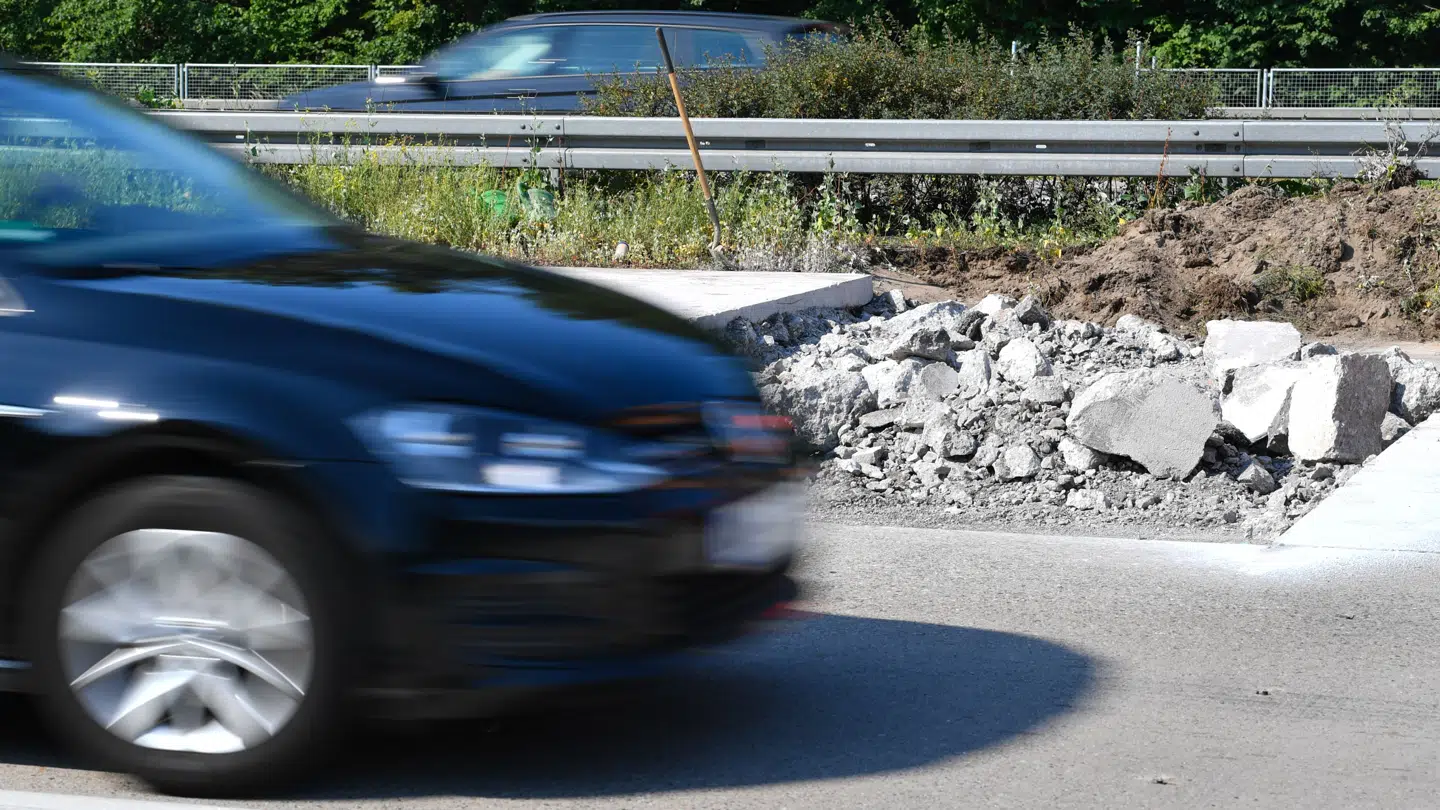 Problemerne med smadret beton i solvarmen har flere gange tidligere ramt nogle tyske motorveje. Her et eksempel fra 2017 ved A6 i Hockenheim.