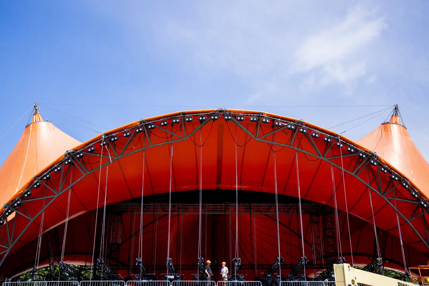 Torden og lyn onsdag kan betyde midlertidige lukninger af scener på Roskilde Festival. Festivalen oplyser ikke, hvilke scener der er tale om.