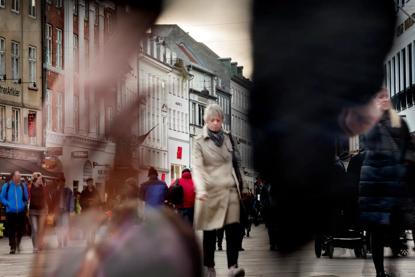 »Vi skal have øje for, at seniorer både passer børnebørn, deres forældre, og ofte også et arbejde – og at det er de grå helte, der får store dele af byens hamsterhjul til at køre rundt,« skriver Ane Storm. Arkivfoto: Linda Kastrup.