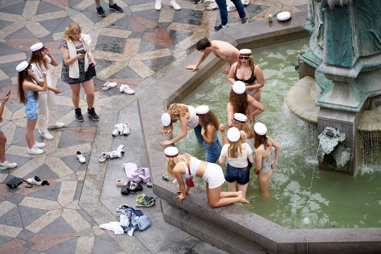 Når muslimer begynder at udfordre vores normer, burde det ikke få os til at svare med fordømmelse – men derimod med selvransagelse. Især i en tid, hvor selv statsministeren efterlyser åndelig oprustning, skriver Iben Tranholm.