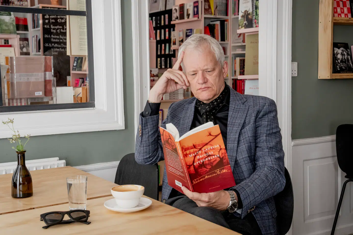 Denne artikels forfatter, Kristian Lindberg, optræder med sin Rilke-bog på Brøg Litteraturbar i Fiolstræde. Rainer Maria Rilkes roman »Malte Laurids Brigges optegnelser« handler om en ung dansk digter, der slår sig ned i Paris.