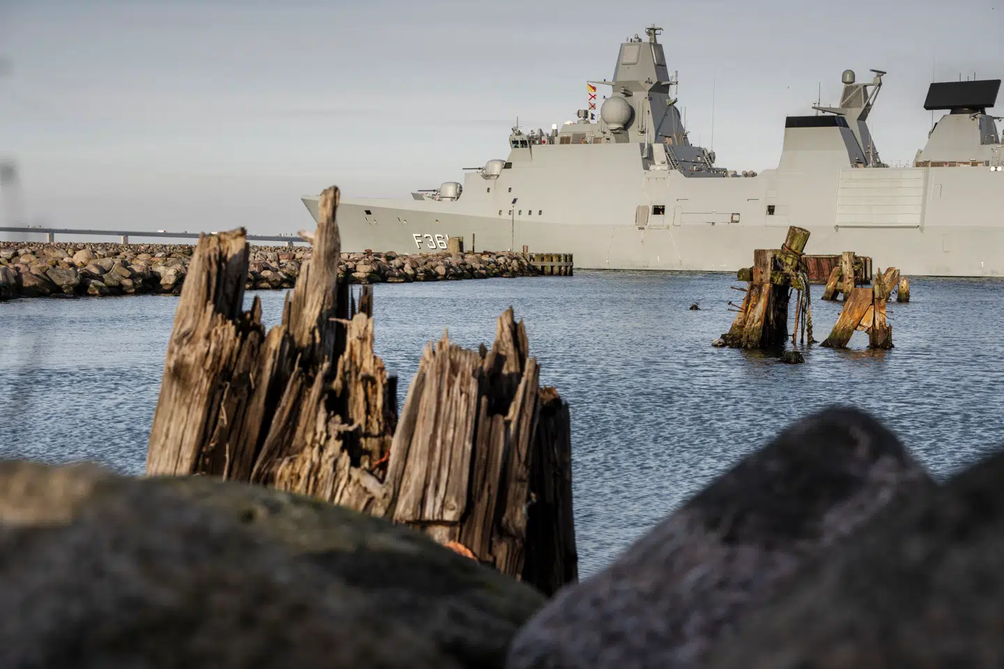 Hvornår de nye fregatter kan sejle ud fra danske havne, er fortsat usikkert. Men nu er det besluttet, hvor de skal bygges.
