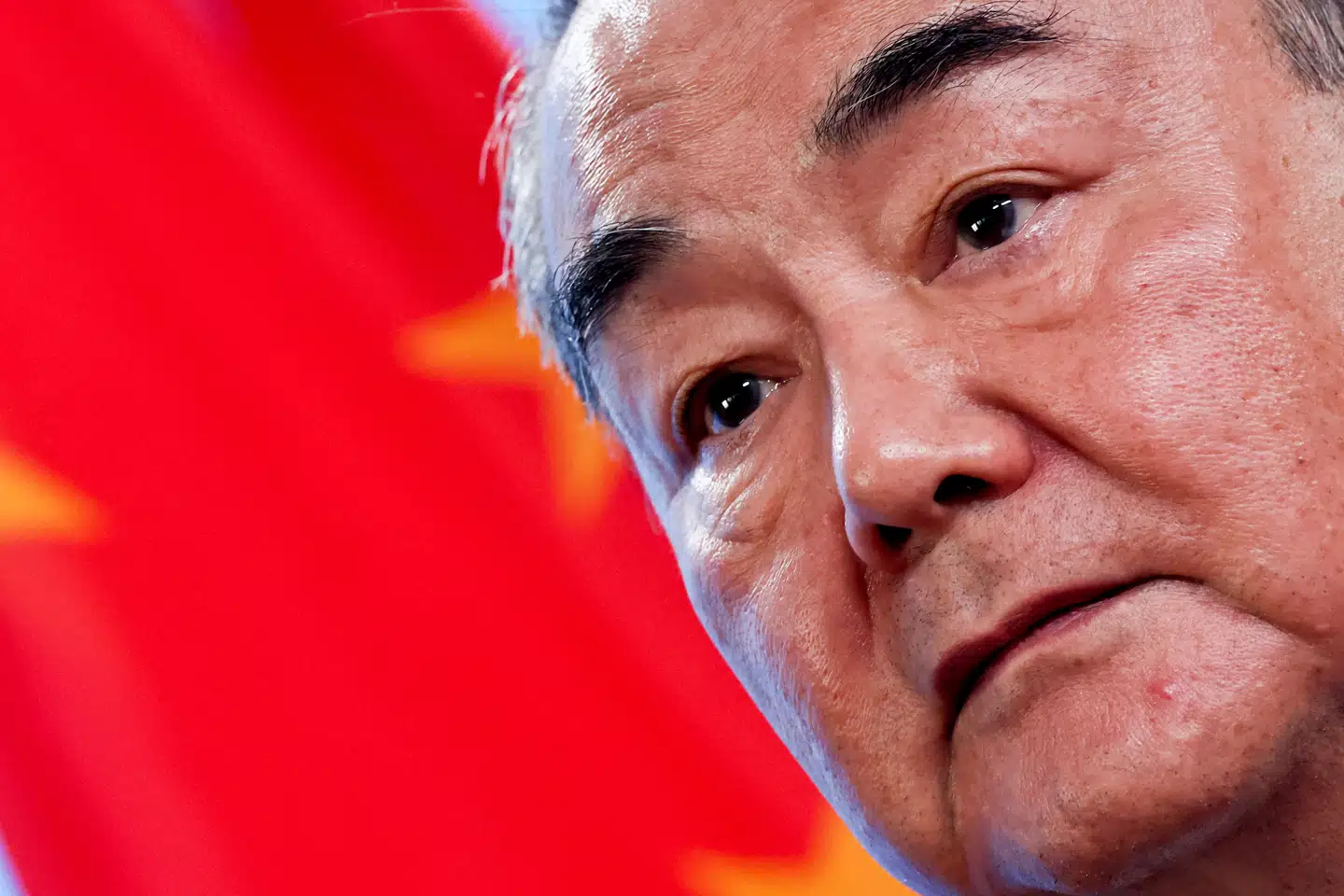 Kinas udenrigsminister, Wang Yi, er på rundrejse i Europa i disse dage og mødtes onsdag med EUs udenrigschef, Kaja Kallas.