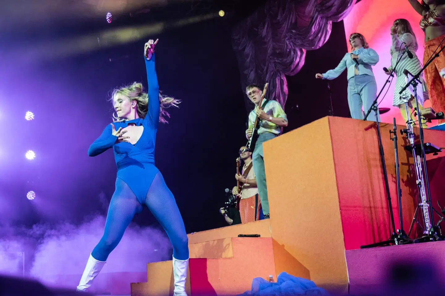 Udover en kæmpe stemme har Emma Sehested Høeg også moves - og dem viste hun frem lørdag på Arena.