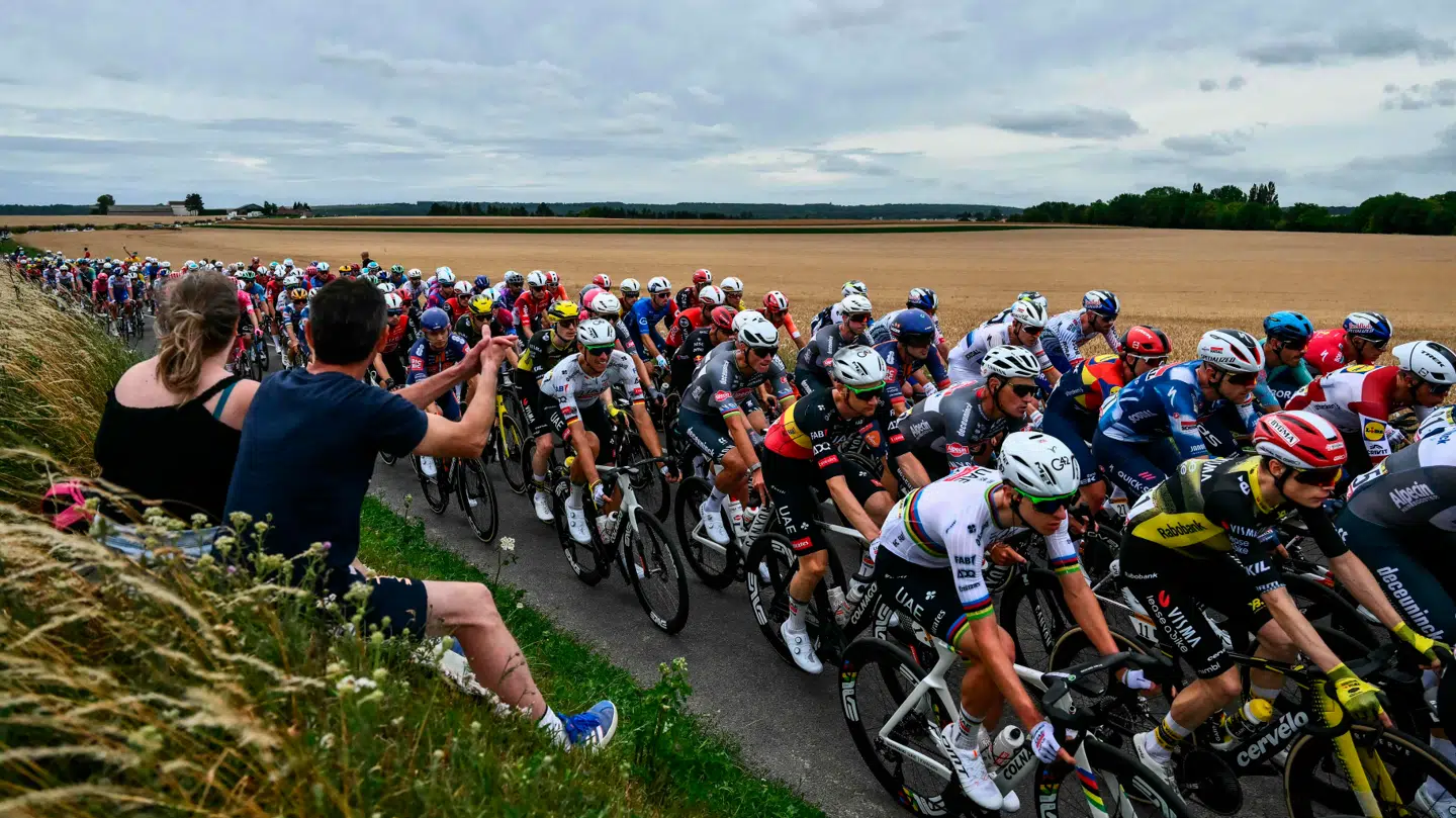 Feltet var hamrende nervøst ved Tourens åbningsetape.