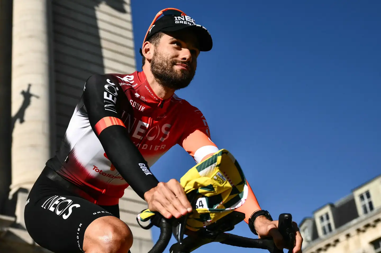 Årets Tour de France blev en kort fornøjelse for Filippo Ganna. Italieneren er efter et styrt udgået af løbet med 70 kilometer til mål.