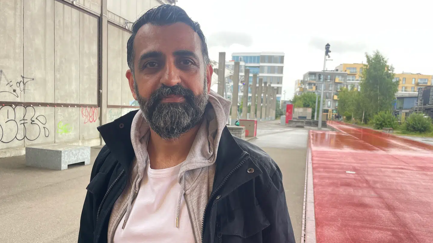 B.T. møder Tahir Siddique til Røde Kors' traditionsrige Klub 100-arrangement under Roskilde Festival, hvor løven har været en del af indsamlingen. Foto: Lykke Buhl.