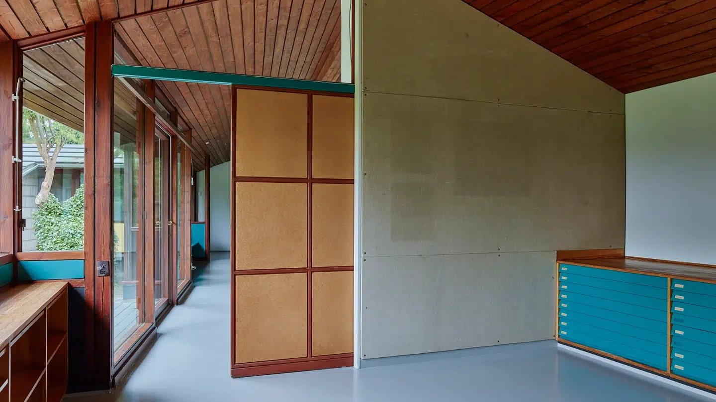 Tegnestuen kunne afgrænses fra dagligstuen med en skydedør.