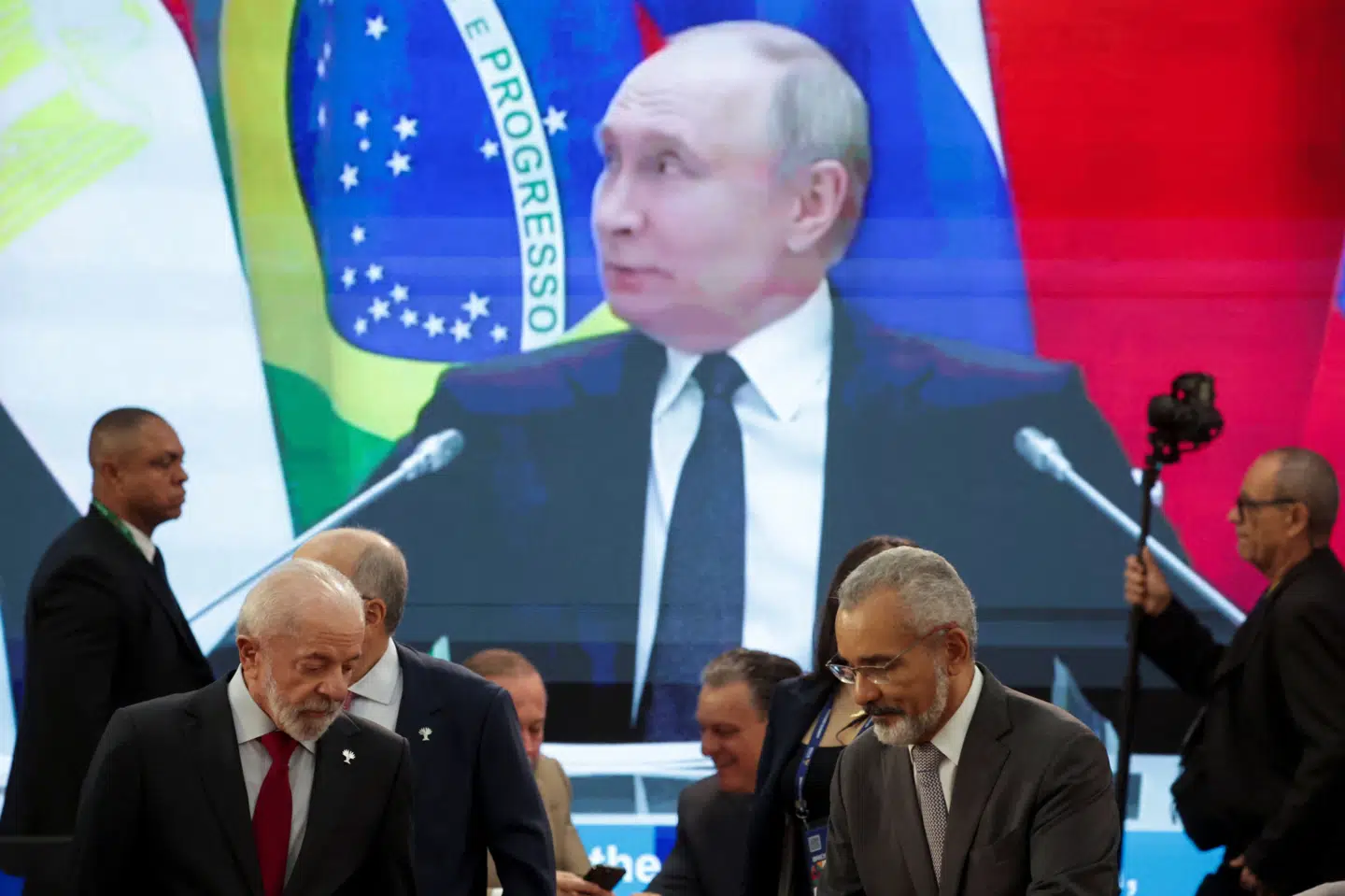 Ruslands præsident, Vladimir Putin, taler på topmødet i Brasilien via en videoforbindelse.