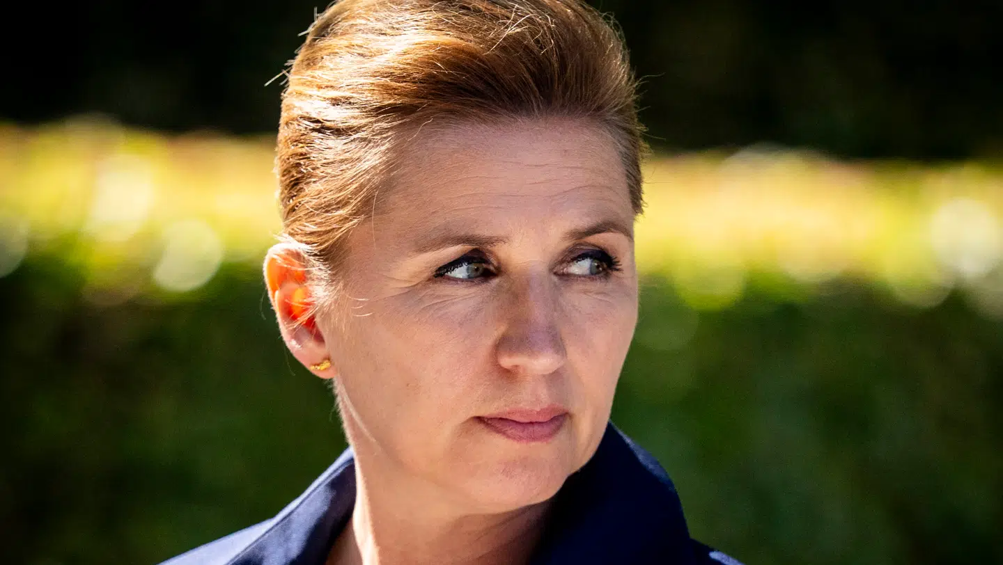 Statsminister Mette Frederiksen kritiseres af Isam B.