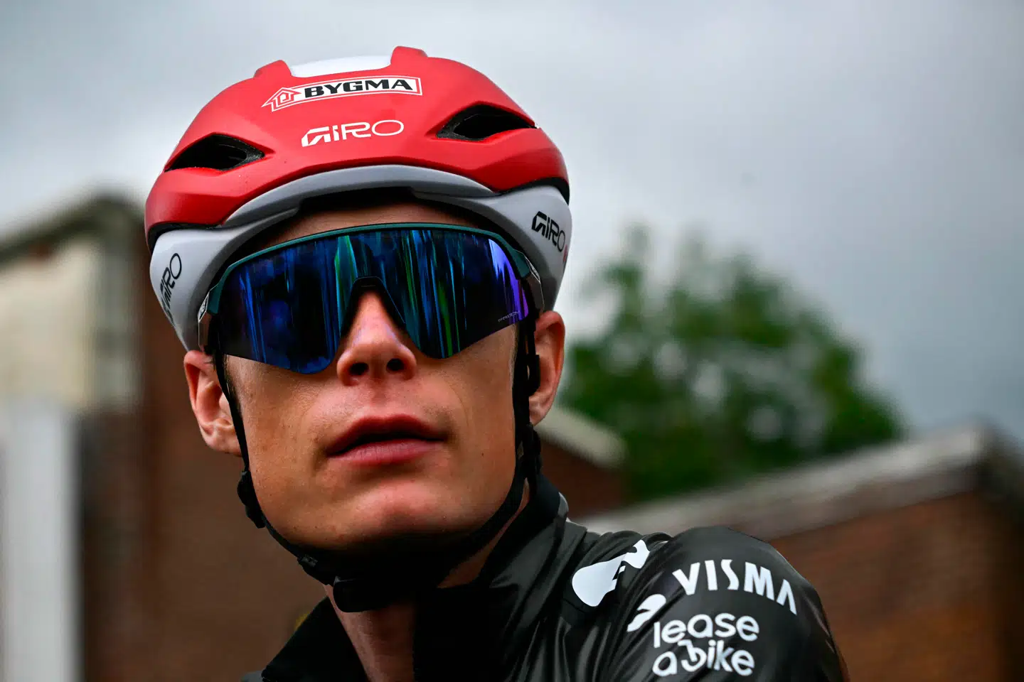 Jonas Vingegaard afventer dagens etapestart.