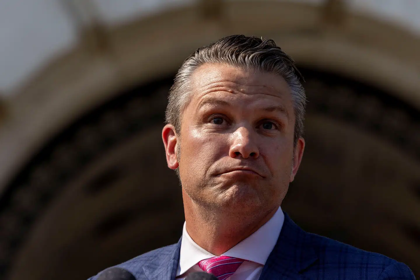 USA's forsvarsminister, Pete Hegseth, havde angiveligt ikke informeret Det Hvide Hus, inden han satte våbenleverancer til Ukraine på pause, siger flere kilder til CNN og AP. (Arkivfoto).