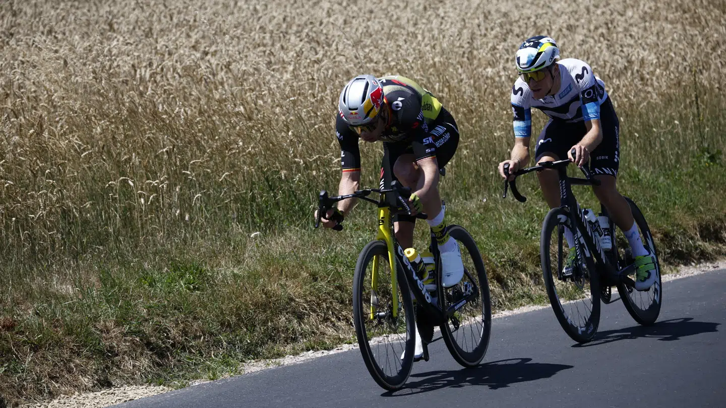Wout van Aert forsøgte at komme i udbrud først på etapen, men det lykkedes ikke for den belgiske stjerne.