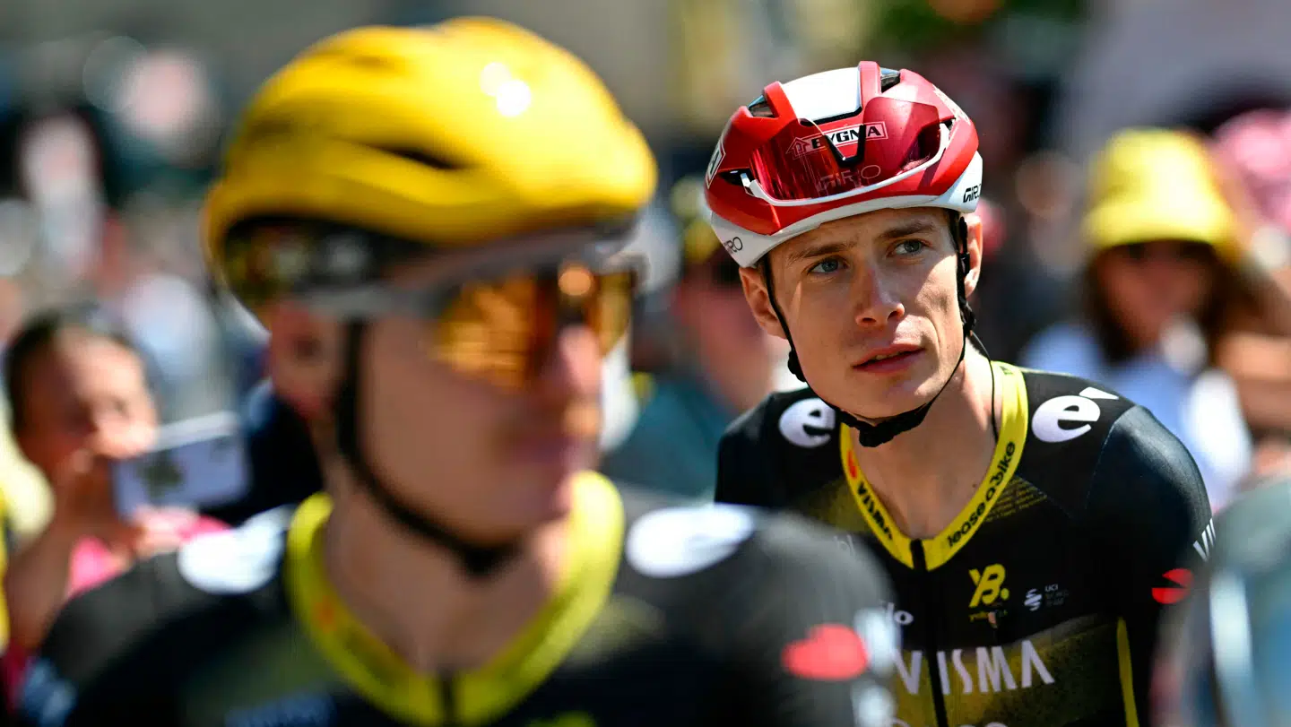 Jonas Vingegaard og Visma-Lease a Bikes kørsel på Tourens sjette etape får hård kritik af Bjarne Riis.