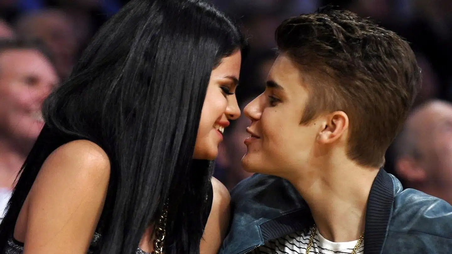 Selena Gomez dannede par med Justin Bieber først, men fandt så sammen med 'The Weeknd', før hun gik tilbage til Bieber, som nu er gift med Hailey Baldwin.