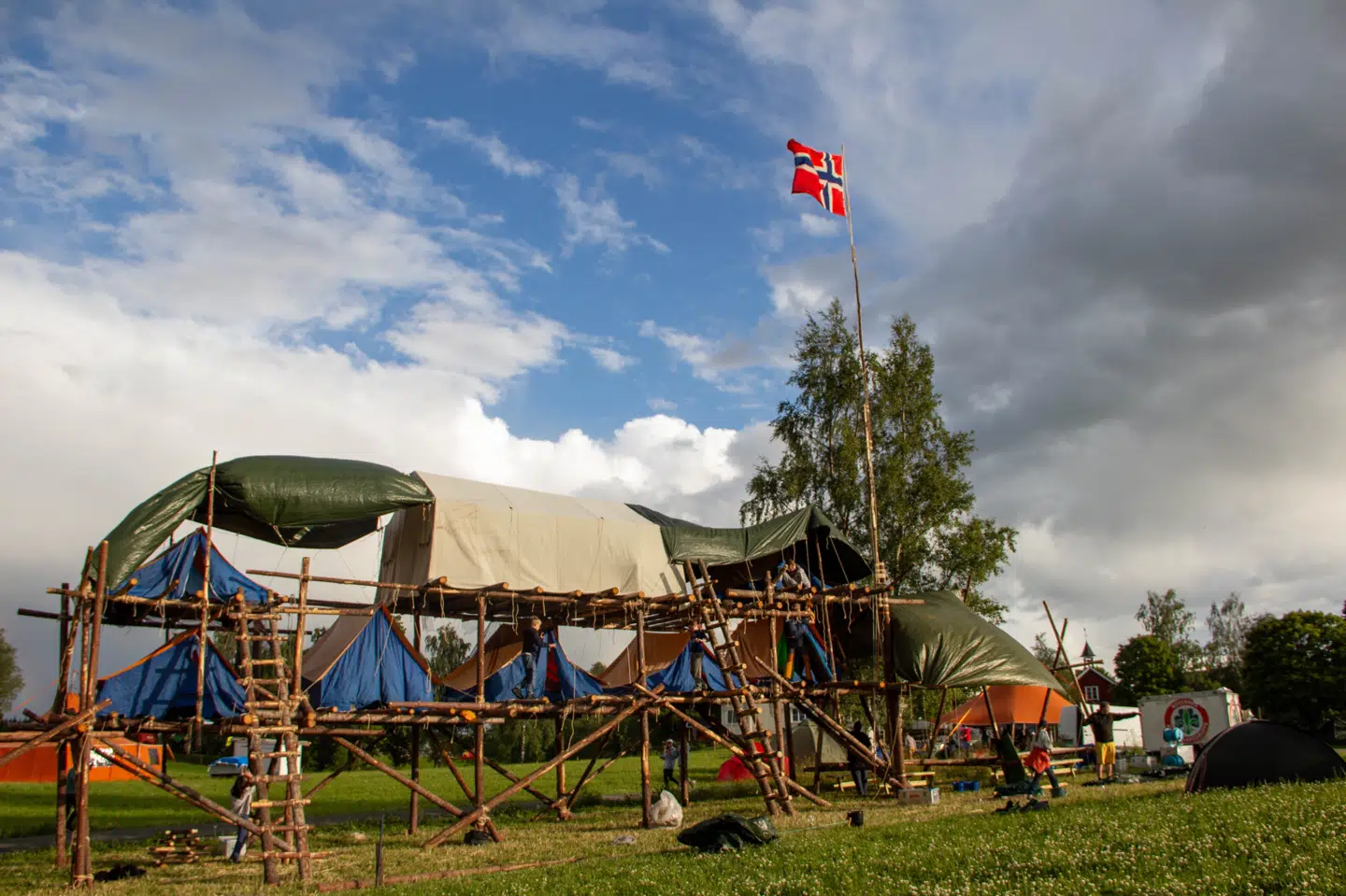Et udbrud af maveproblemer forhindrer ikke Norges største spejderstævne i at fortsætte som planlagt til lørdag. Billedet er udleveret af Speiderne i Norge.