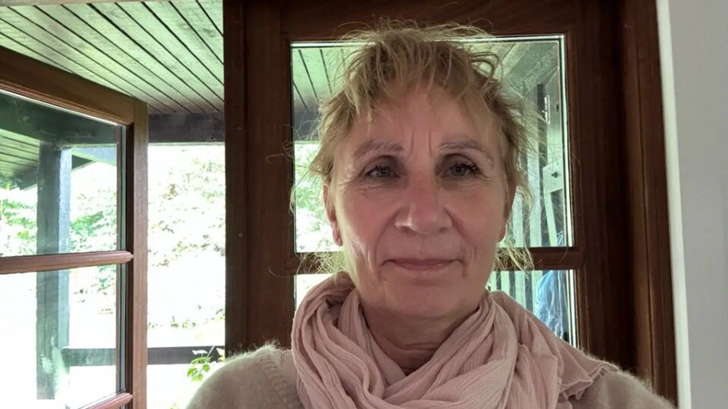 Pia Ingemann-Hansen bor i, hvad hun selv beskriver som, Musik i Lejets baghave.