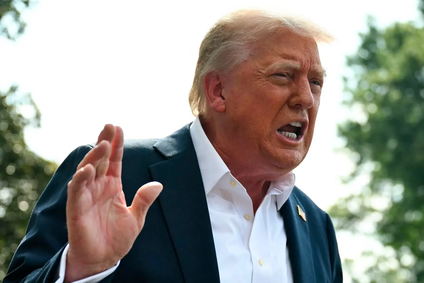 USAs præsident, Donald Trump, kaster en bombe ind i den transatlantiske handel med sit kraftige løft af toldsatsen på varer fra EU, mener Berlingskes erhvervskommentator.