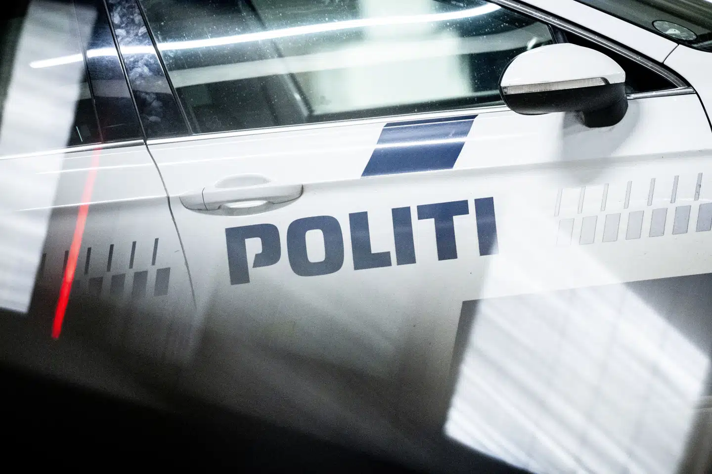 Politiet er til stede omkring Baltikavej i Nordhavn i København lørdag aften, hvor en 63-årig mand er blevet stukket med kniv. (Arkivfoto).